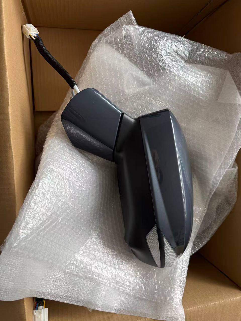 Gương Chiếu Hậu Hyundai Custin - Góc nhìn khác